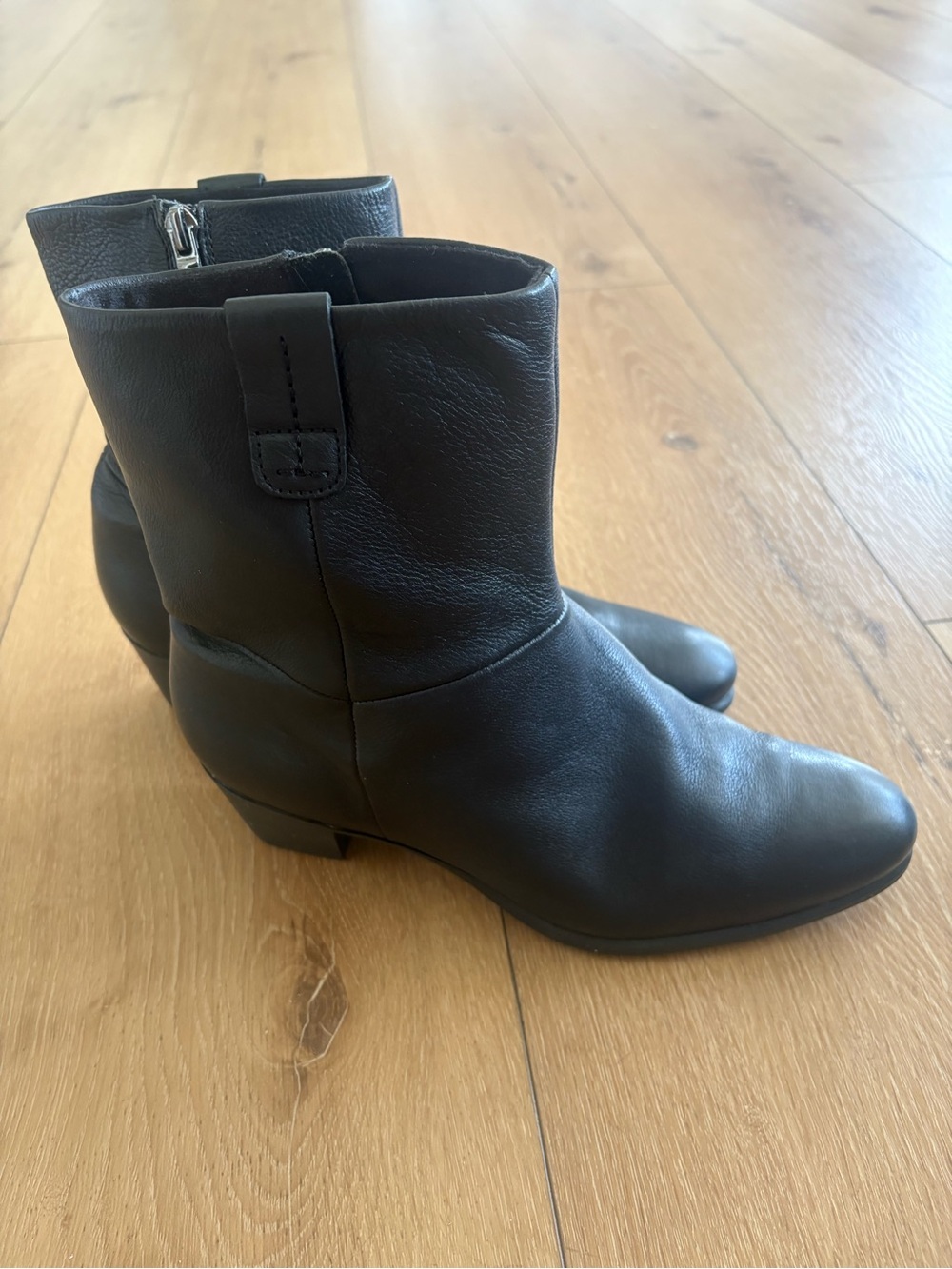 Womens Munro Tyler Real Black Leather Ankle Booties with Side Zip